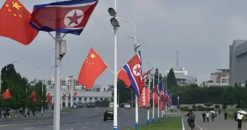 中方时隔七年访朝！美韩突然集体服软，东北亚棋局彻底变天