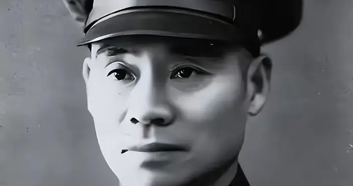 顾祝同偷偷养戏子使其怀孕，正妻不哭不闹使出狠招，他有苦不敢言