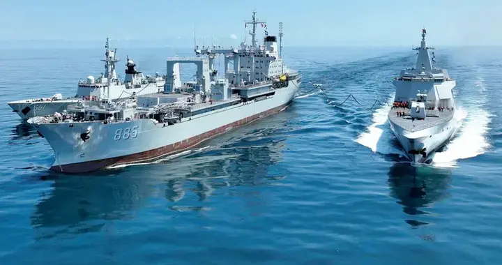 外媒：为配合10万吨级航母远洋，中国正建造6万吨大型补给舰