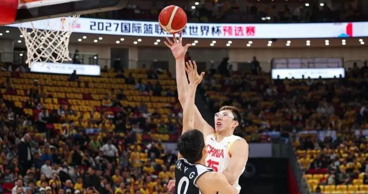 周琦不是独木难支，而是输球“罪人”，他不适合现在的中国男篮