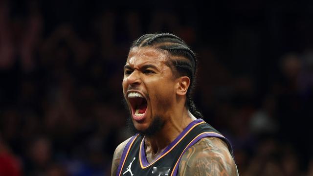 不懂球还侃侃而谈：库里16中4，杰伦格林