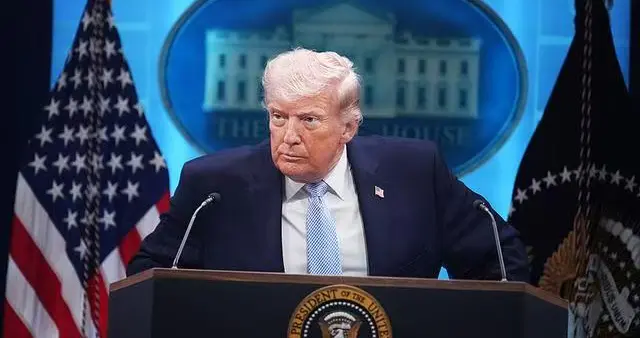 特朗普称谈判20日恢复。川普老套路，油价暴跌10%全是算计。