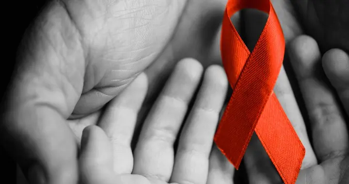 人有没有艾滋病，看眼睛就知？医生：有艾滋的人，眼睛有4种表现