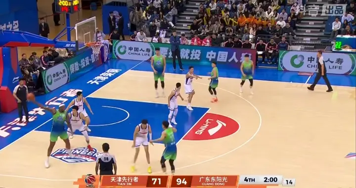 广东“三杰”发挥出色取八连胜，胡明轩仅13中3手感还是冰凉