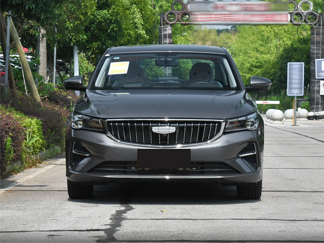 售价6.89万元起，吉利帝豪400万纪念款上市，竞争轩逸经典