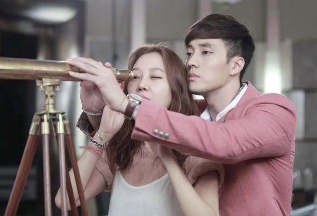 《主君的太阳》9年，苏志燮和小17岁女友结婚，孔孝真热恋年下男