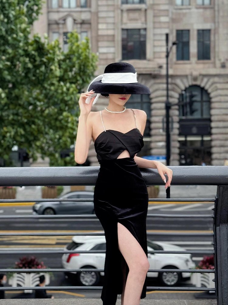 富家千金小黑裙性感黑色丝绒吊带连衣裙女