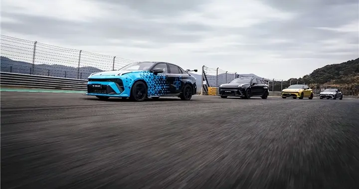 交付现场堪比车友年会！领克03交付现场宁波站，车主们嗨翻了