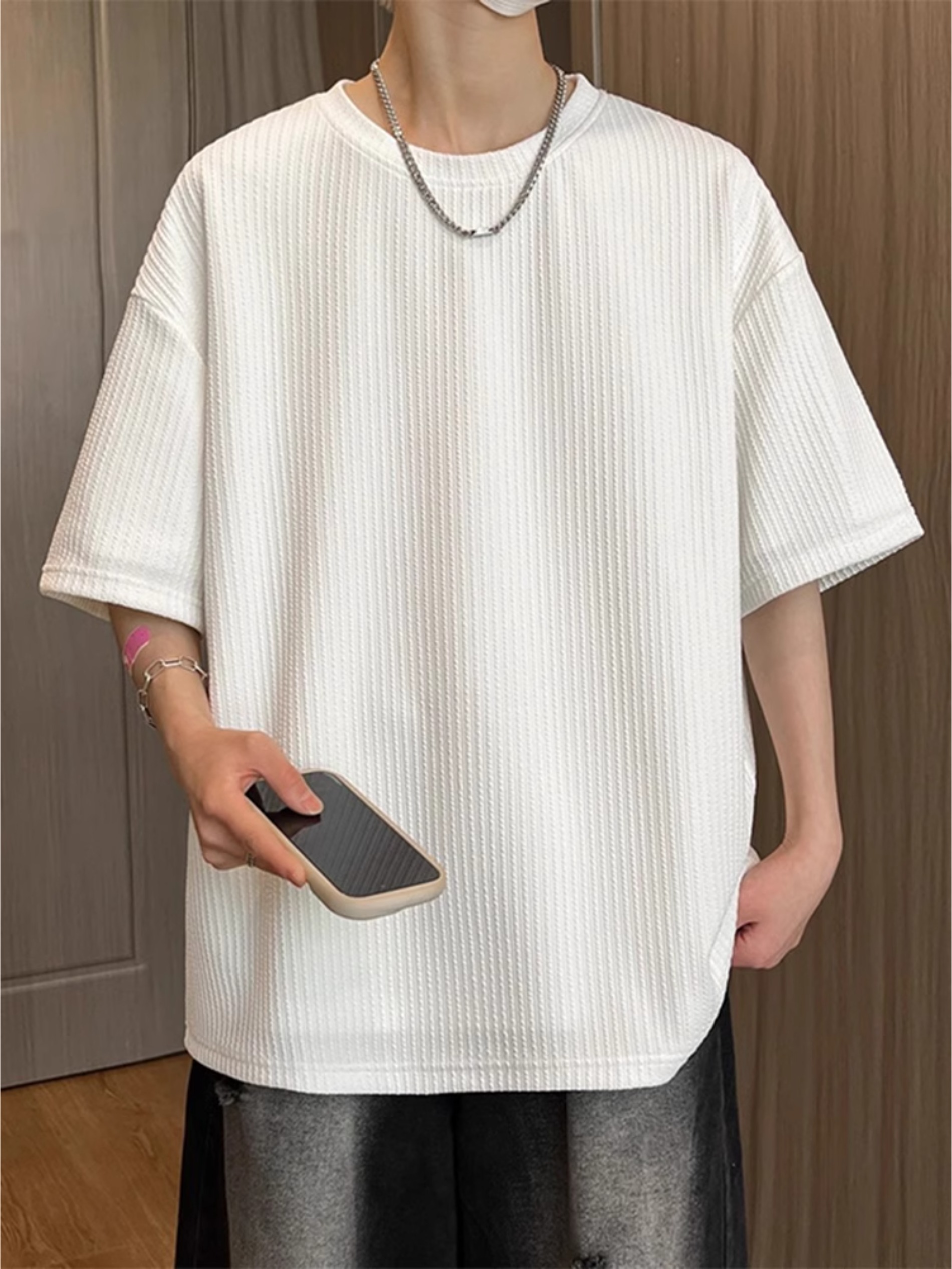 白色肌理感轻薄冰丝短袖男款夏季竖条纹垂感
