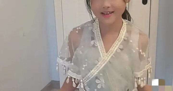 细思极恐！热搜“女儿的新裙子”事件：有毒的家庭，摧毁天才孩子