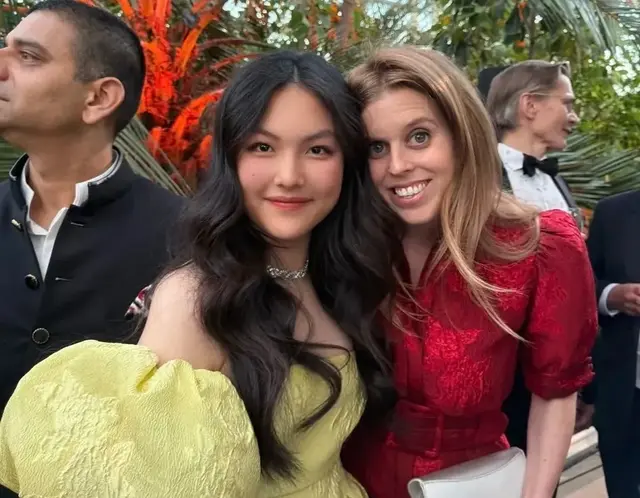 李湘闯进英国皇室圈了！带王诗龄参加国王宴会，向卡米拉介绍女儿