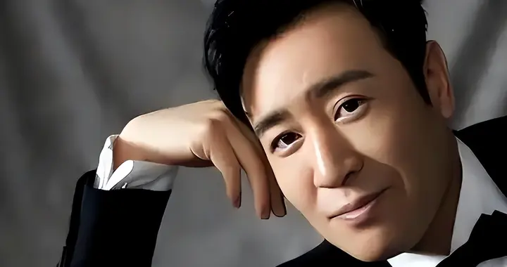 3岁丧父，吃姐姐奶水长大，成名后为8个哥姐买房，如今成“影帝”