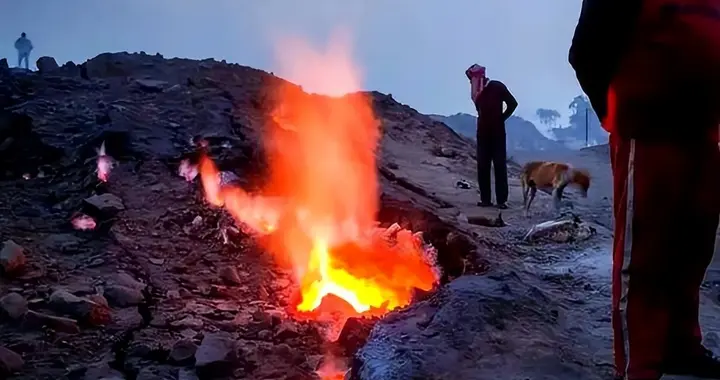 因祸得福！烧了129年地下火被灭后，硬生生被新疆“逼”成摇钱树