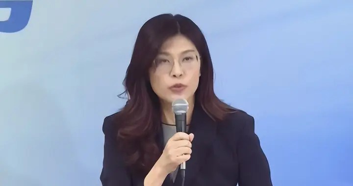 郑丽文，依旧是蓝营2028最有希望的那个人！三点分析！
