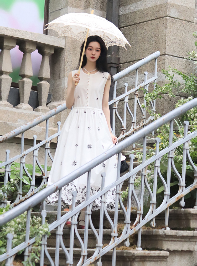 月亮慢慢变圆，事事慢慢如愿