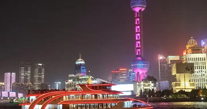 看看外滩的的魅力，南京路上的繁华