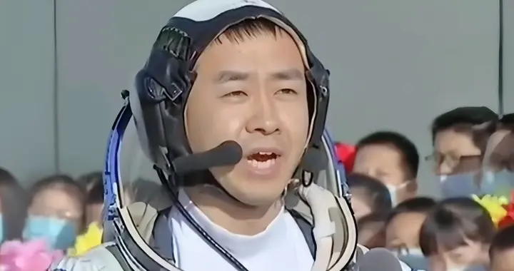 解放军航天员，谁有望开展1年以上长期驻留试验？