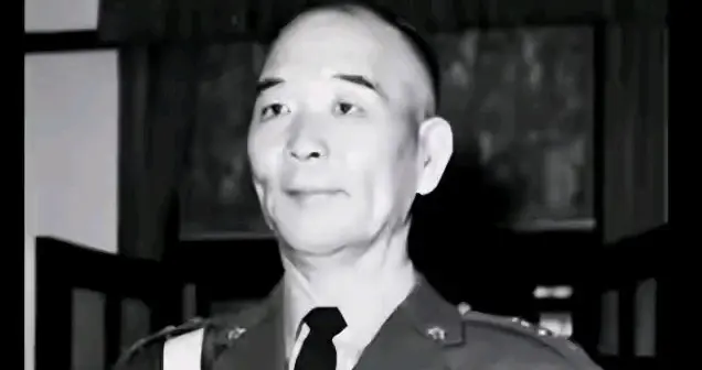 1937年，胡琏在大战前喝了半瓶酒，正昏昏欲睡，突然黄维来电