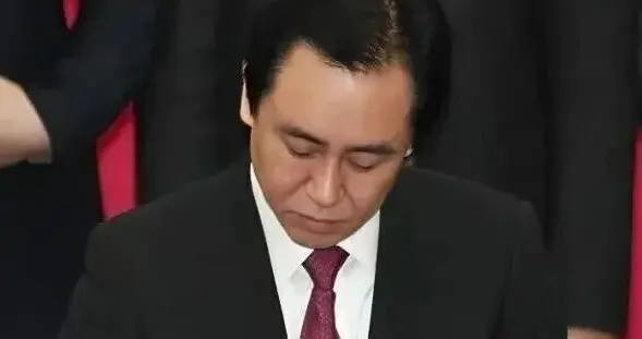 实锤！许家印被控八项罪名，当庭认罪！后续发展将面临这三个方面