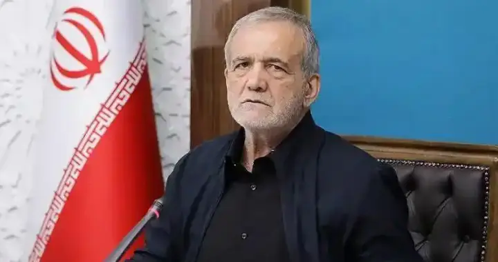 伊朗导弹击中美驱逐舰？卡德尔-380惊艳亮相，或打破美舰神话？