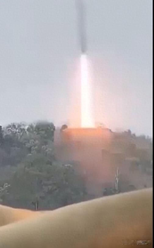 5000枚火箭弹，33架FPV，03远火开炸，柬军凶狠反击，泰国阵亡4人