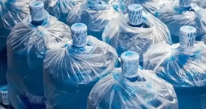 长期喝烧开的自来水，不碰桶装水矿泉水，结果好坏不能一概而论。