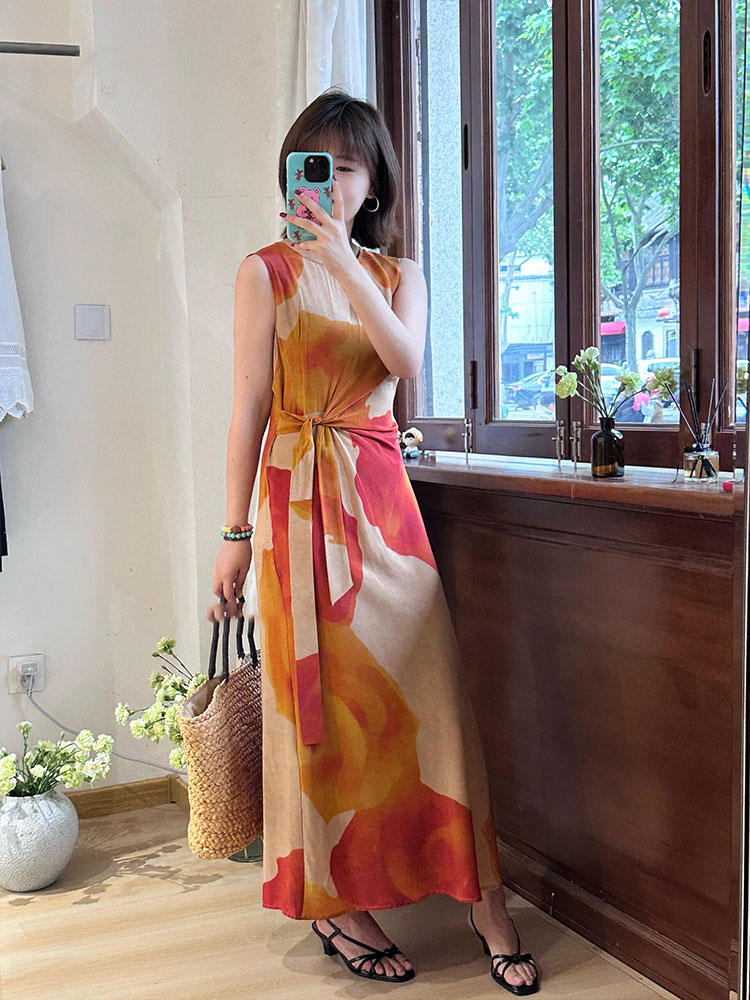 独特漂亮绝美气质高级感连衣裙女2025年夏季新款今年流行爆款裙子