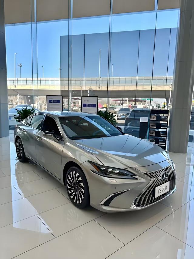 从29.99万跌至19.99万！雷克萨斯ES200是“智商税”还是“真香”