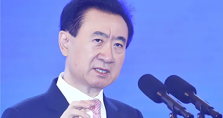 不做逃兵，王健林以担当为万达撑起一片天，坚守万达集团一线