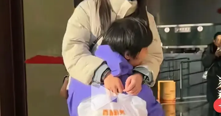 荒野求生林北女友长相意外曝光，皮肤很白，夫妻相满满