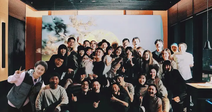 陈赫40岁生日现场曝光，五哈兄弟齐聚，鹿晗站位引热议