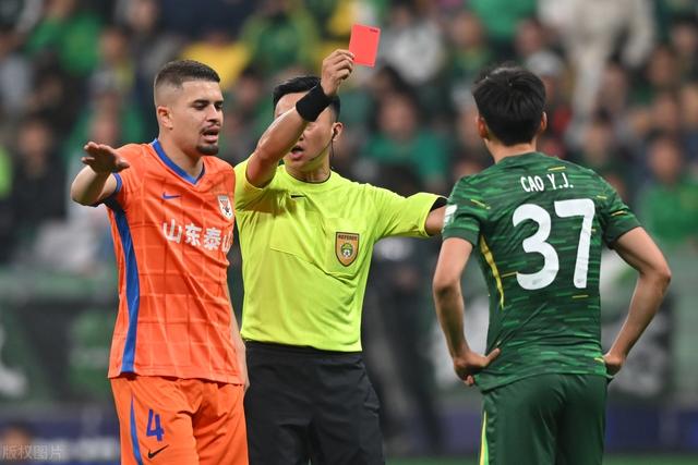 纠结泽卡红牌？比起不存在的公平，山东泰山更需要下场比赛要赢！