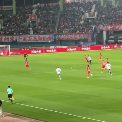 球场最前沿：关于河南门将王国明的那个丢球