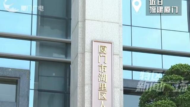 有空就聊聊呗：大爷大妈均是离婚人士，两人