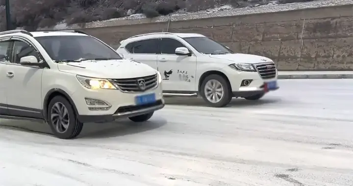 下雪天，前驱其实比4驱稳，经常开的人都知道！