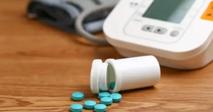 吃降压药滴酒不能沾？提醒：长期服用降压药，最好远离这4物