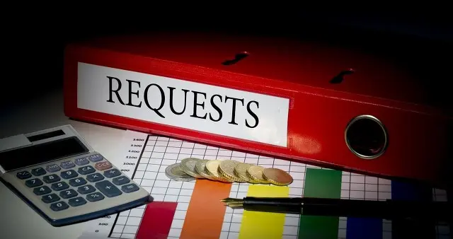 为什么大牌的模特都不爱笑？