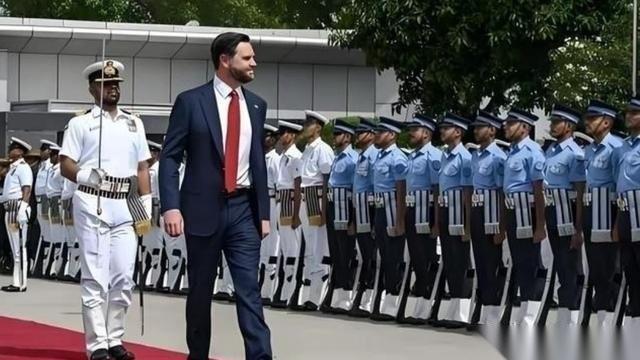 妮娅历史：极有可能万斯会当上总统！如果万