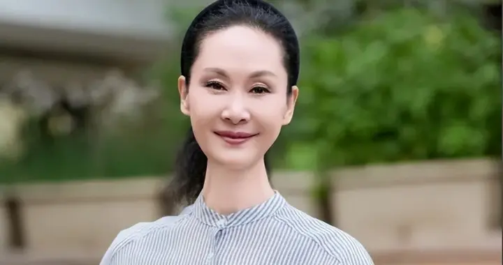 大衣哥没想到，郭兰英离世仅1天，于文华竟因一个举动大赚口碑