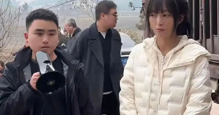 4天涨粉200万进账630万，合川呆呆妹爆火后，学她的都翻车了