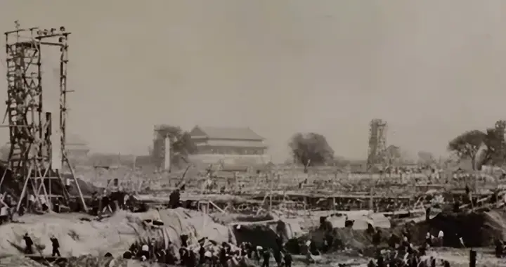 修建人民大会堂的时候，周总理要求使用寿命不能低于350年