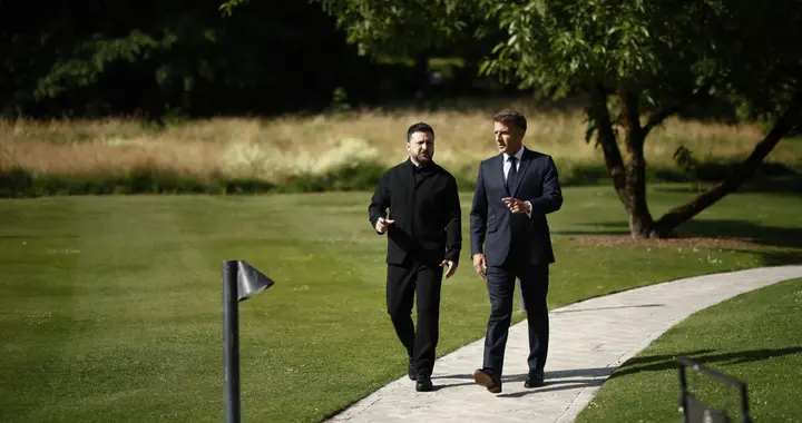 G7峰会散场无公报，马克龙忘关麦克风泄露算盘：得罪中国让日本扛