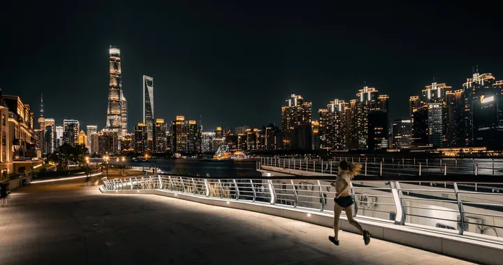 晚饭后跑步有讲究，不是越早越好，等够时间再跑更健康
