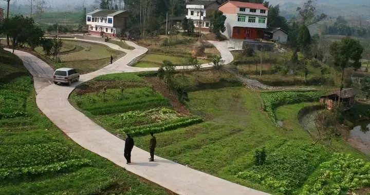 农村水泥路普遍只修3.5米，为何不再修宽点？看完涨知识了