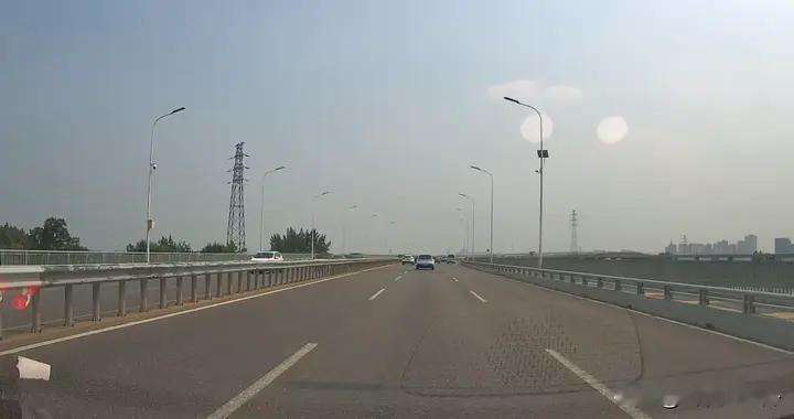 江夏的城市颜值，之所以强过黄陂，或许是这方面做对了