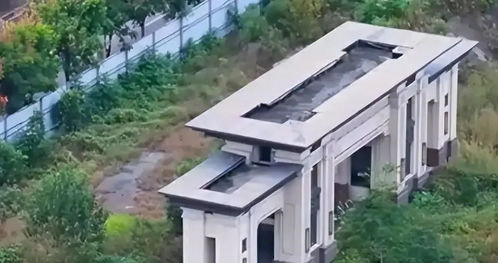 许家印的烂摊子：用一个大门，骗走河南老乡近10亿，至今没有下文