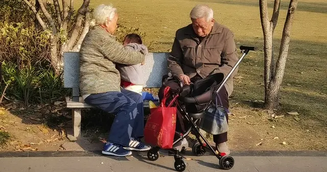 越是迷茫的时候，越要往后看，看10年、20年后会是什么样子