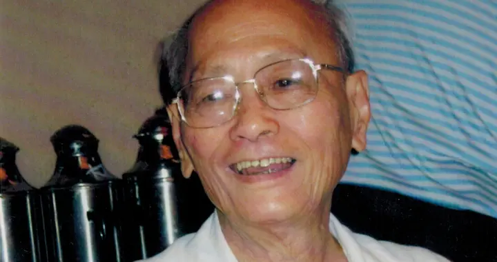 肖岗：原中国侨联副主席