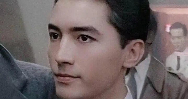 亚洲第一美男被妻子抛弃，无父无母无儿无女，红遍中国却突然消失