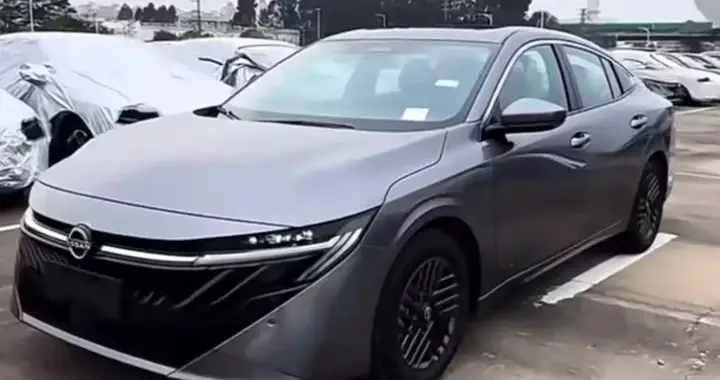 轴距加长，全新设计 新款日产轩逸实车图流出